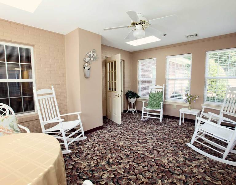 Commonwealth Senior Living at Kilmarnock | 460 S Main St, Kilmarnock, VA 22482 | Phone: (804) 435-9896