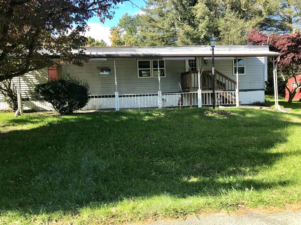 Mobile Home | 205 Brooklyn Dr, York, PA 17406