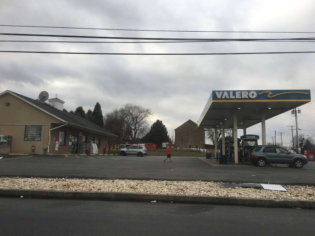 Valero | 1 W State Ave, Lyons, PA 19536, USA | Phone: (610) 641-0161