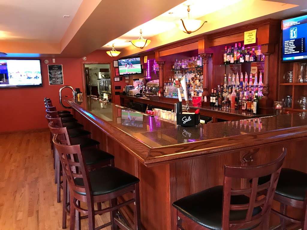 Stray Cat Tavern | 7707 Westwood #1a, Elmwood Park, IL 60707, USA | Phone: (708) 453-1111