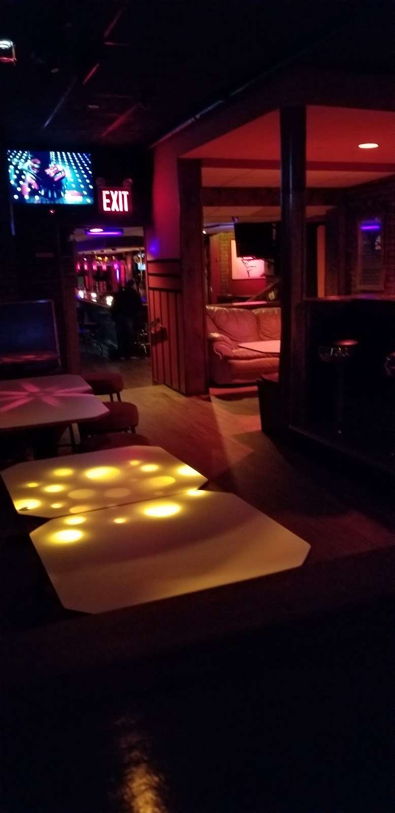 B66 club | 6612 New Utrecht Ave, Brooklyn, NY 11219, USA | Phone: (718) 331-0074