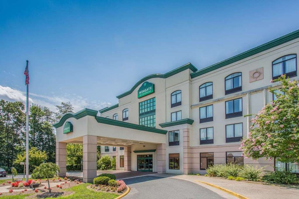 Wingate by Wyndham Fredericksburg | 20 Sanford Dr, Fredericksburg, VA 22406, USA | Phone: (540) 368-8000