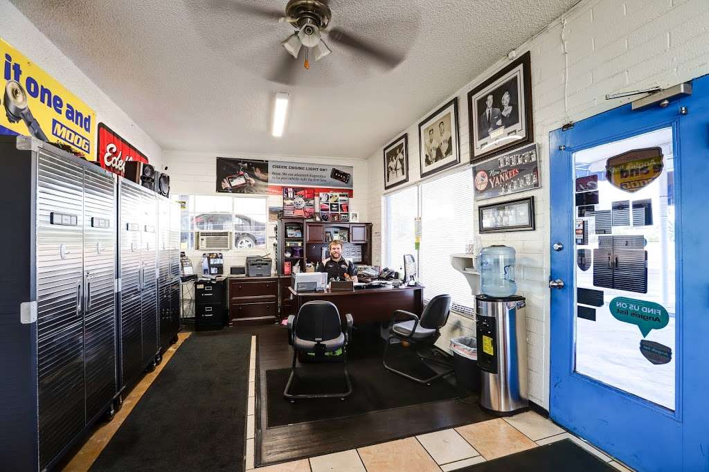 Moon Valley Motor Care | 14405 N 7th St, Phoenix, AZ 85022, USA | Phone: (602) 993-7414