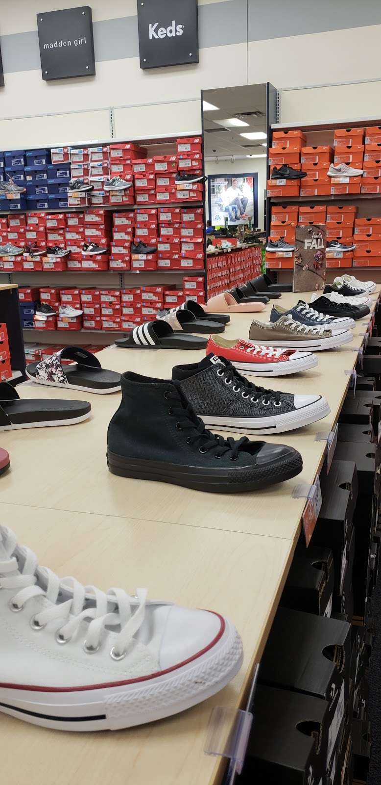 Rack Room Shoes | 4976 Premium Outlets Way #732, Chandler, AZ 85226, USA | Phone: (480) 639-1913