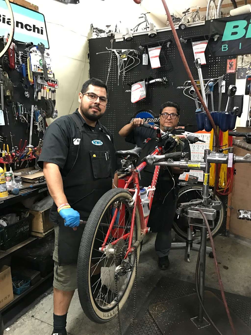 El Maestro Bicycle Shop | 806 S Main St, Los Angeles, CA 90014, USA | Phone: (213) 627-0580