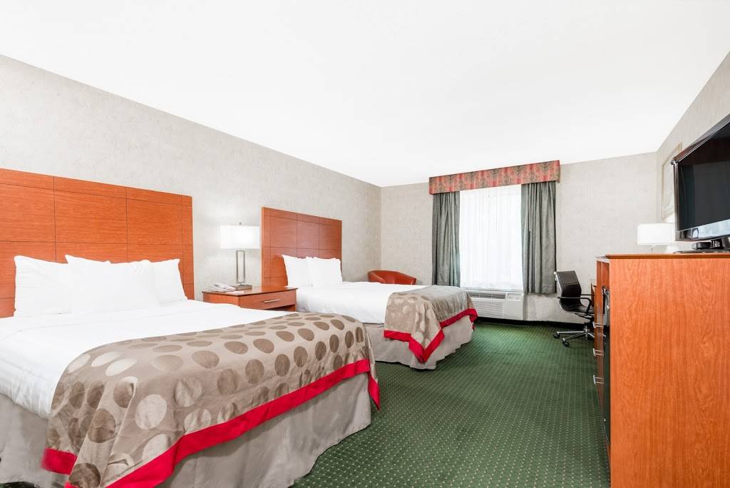 Ramada by Wyndham Lexington North Hotel & Conference Center | 2143 N Broadway, Lexington, KY 40505, USA | Phone: (859) 447-9510