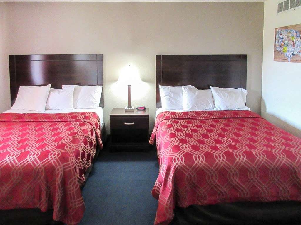 Econo Lodge | 220 E Grand Ave, Cameron, MO 64429 | Phone: (816) 632-6571