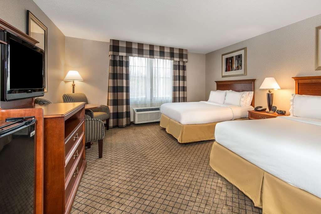 Holiday Inn Express & Suites Hampton South-Seabrook | 11 Rocks Rd, Seabrook, NH 03874, USA | Phone: (603) 474-1150