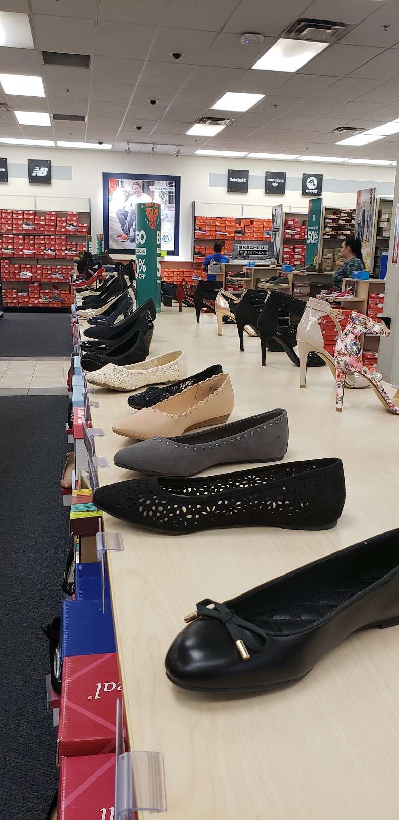 Rack Room Shoes | 4976 Premium Outlets Way #732, Chandler, AZ 85226, USA | Phone: (480) 639-1913