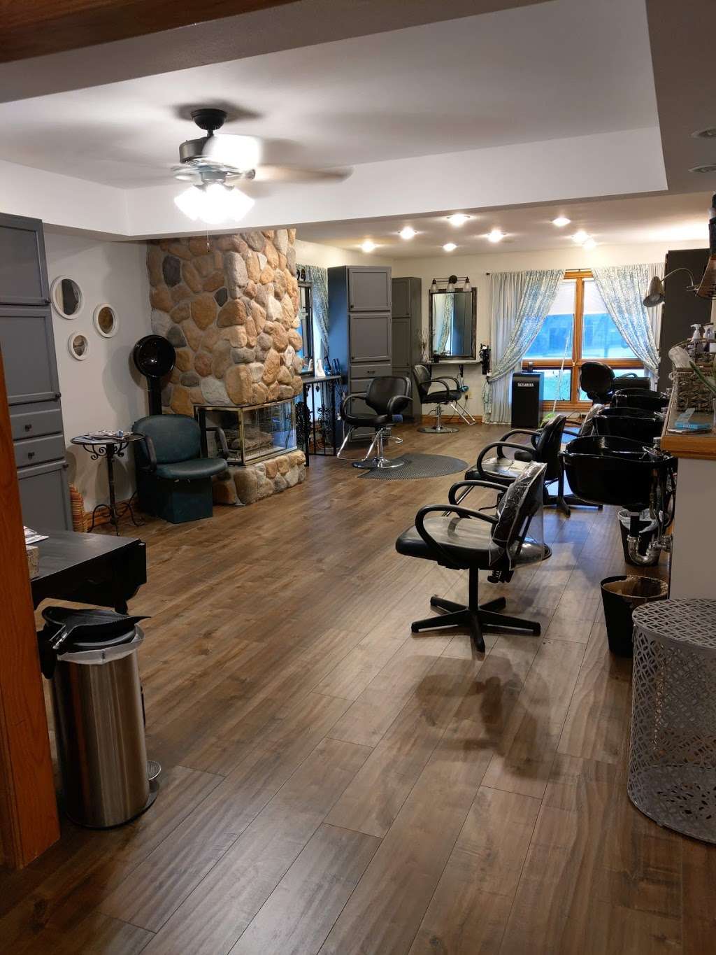 Nu Attitude Salon | 130 W Summit Ave, Wales, WI 53183, USA | Phone: (262) 968-9753