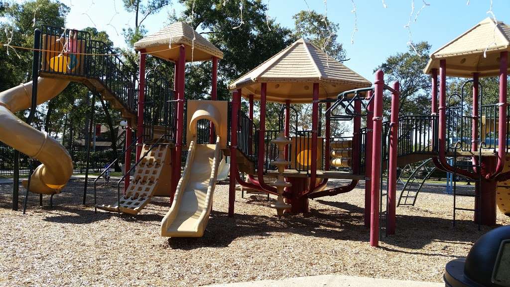 Teddy Bear Park | 27207 Robinson Rd, Oak Ridge North, TX 77385, USA | Phone: (281) 292-4648