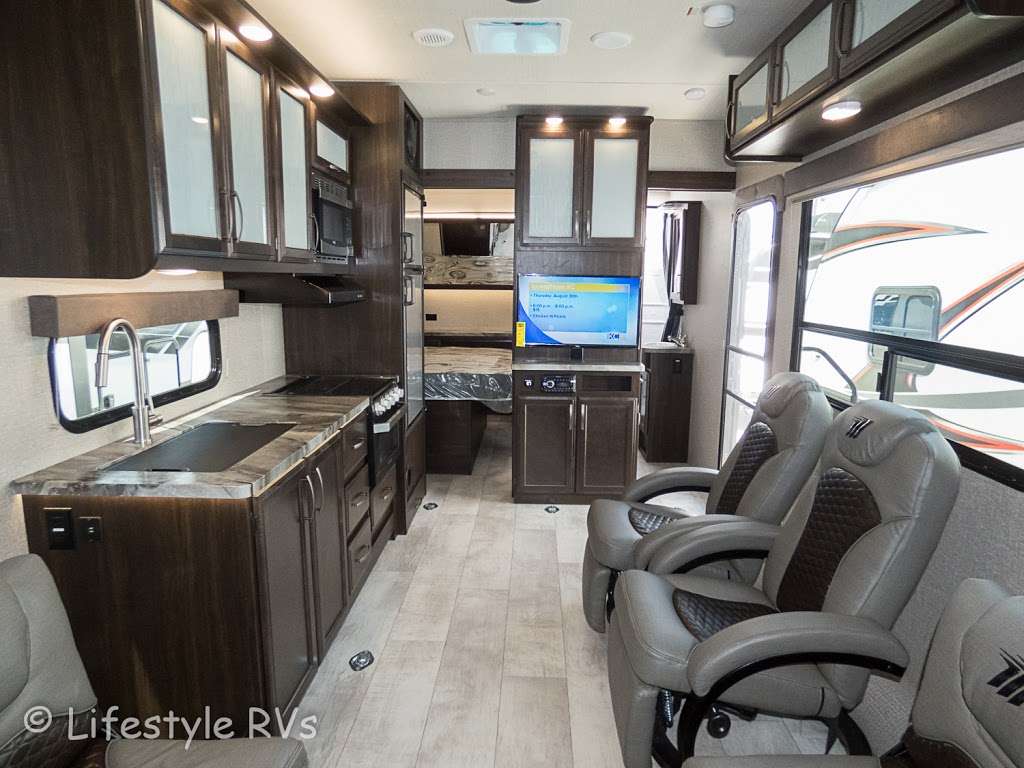 Lifestyle RVs | 1100 NW Pamela Blvd, Grain Valley, MO 64029, USA | Phone: (816) 847-1699