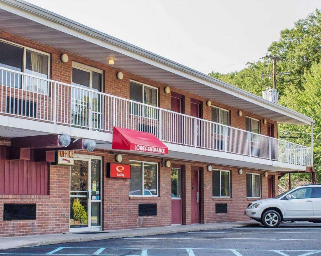 Econo Lodge | 10 Woodmere Dr, Drums, PA 18222 | Phone: (570) 788-4121