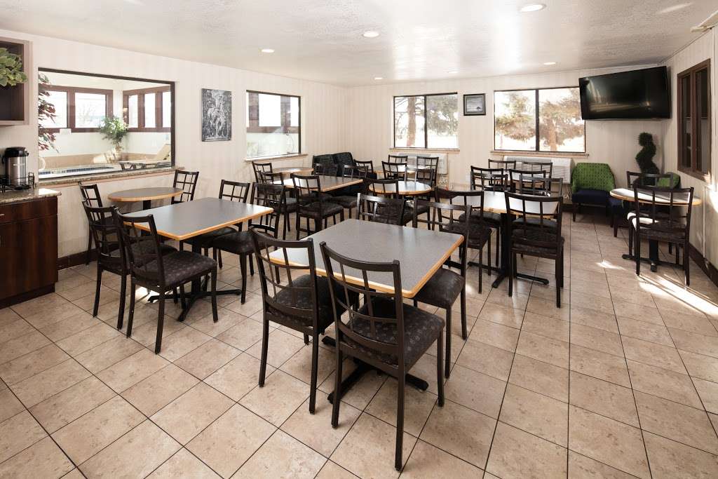 Red Lion Inn & Suites Denver Airport | 16921 E 32nd Ave, Aurora, CO 80011 | Phone: (303) 367-5000