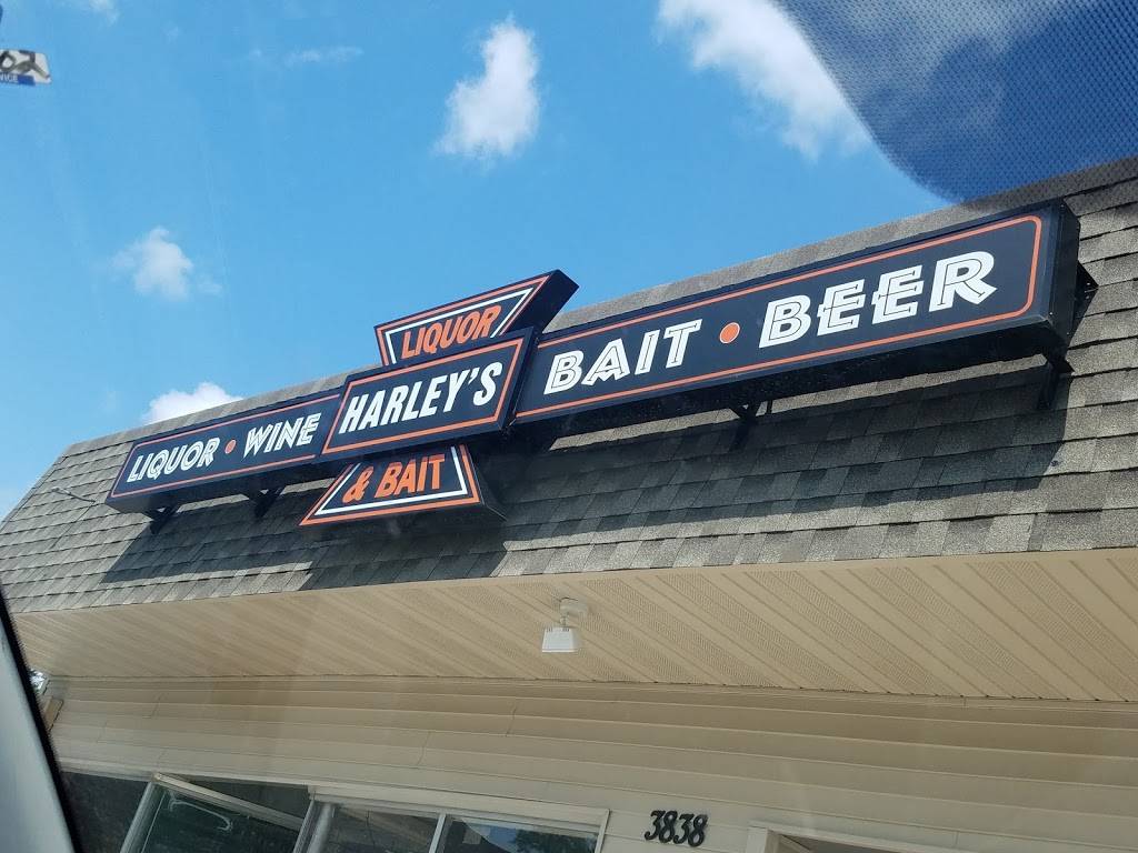 Harleys Liquor & Bait | 3838 Atwood Ave, Madison, WI 53714, USA | Phone: (608) 222-7941