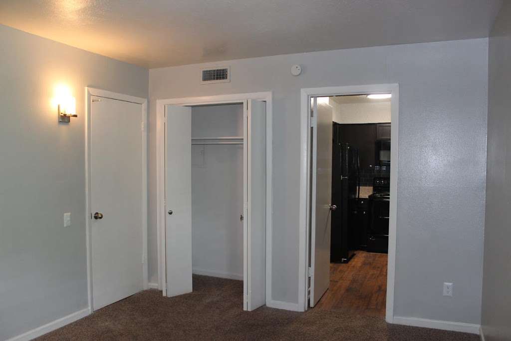 The Colony Apartments | 3321 Coker St, Irving, TX 75062, USA | Phone: (972) 255-5000