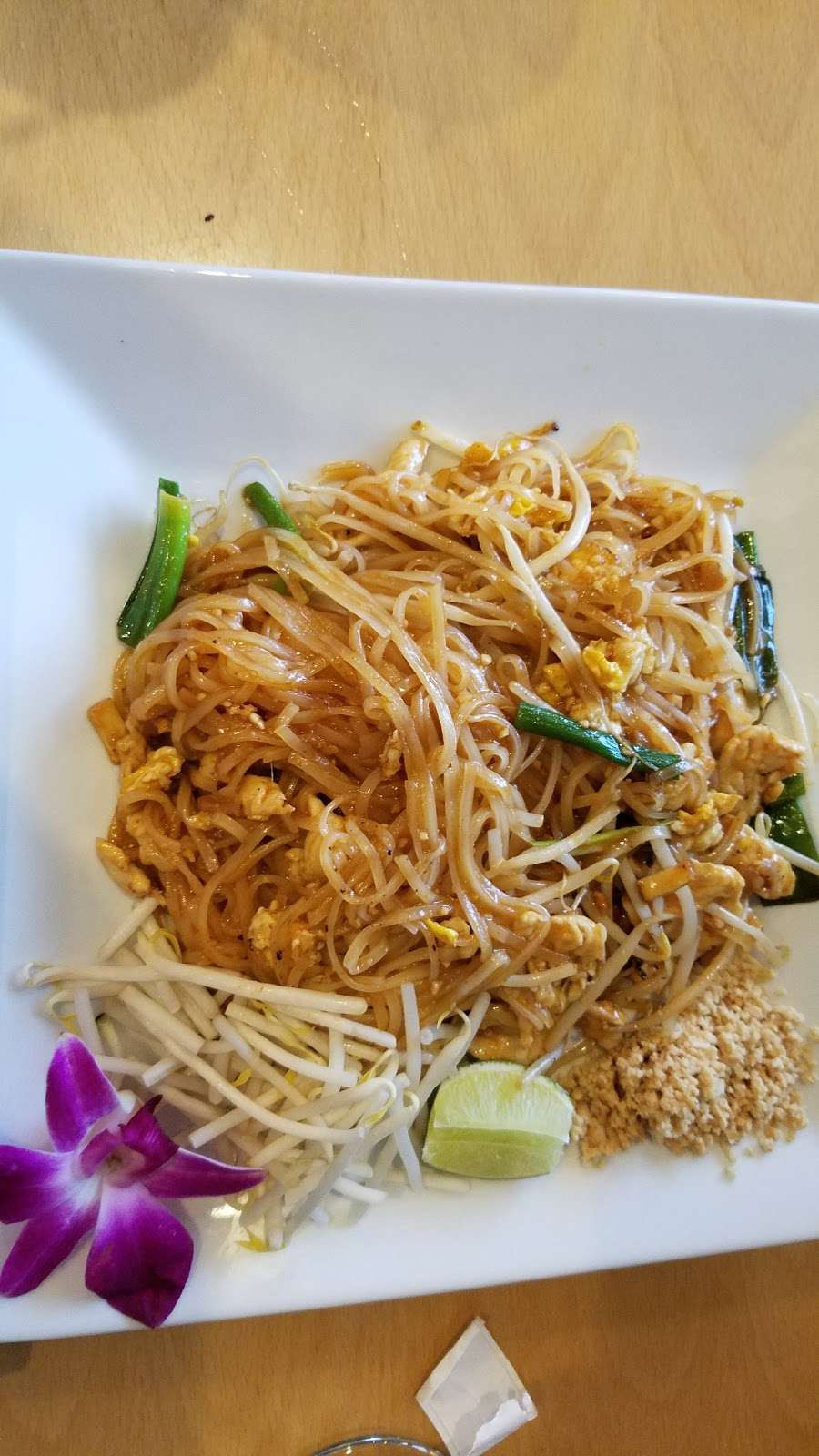 Bangkok Bistro Thai Eatery | 100 U.S. 9, Manalapan Township, NJ 07726, USA | Phone: (732) 414-6622