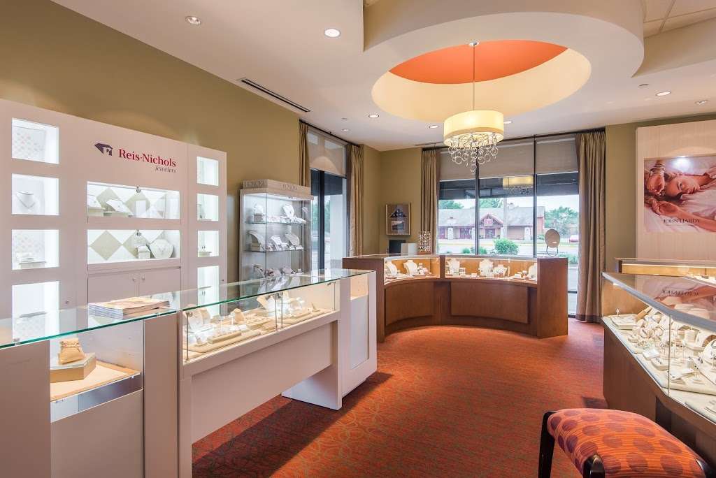 Reis-Nichols Jewelers Greenwood | 789 US-31, Greenwood, IN 46142 | Phone: (317) 883-4467