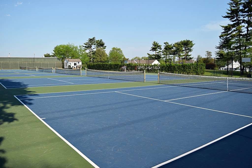 Sterling Farms Tennis Club | 1349 Newfield Ave, Stamford, CT 06905, USA | Phone: (203) 321-0006