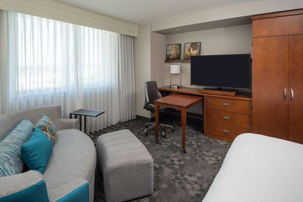Courtyard by Marriott Miami Airport | 1201 NW, S Le Jeune Rd, Miami, FL 33126, USA | Phone: (305) 642-8200