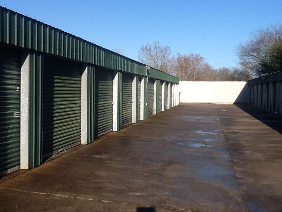 Econo Self Storage & Rental | 906 Reppert St, Bacliff, TX 77518, USA | Phone: (281) 677-3825