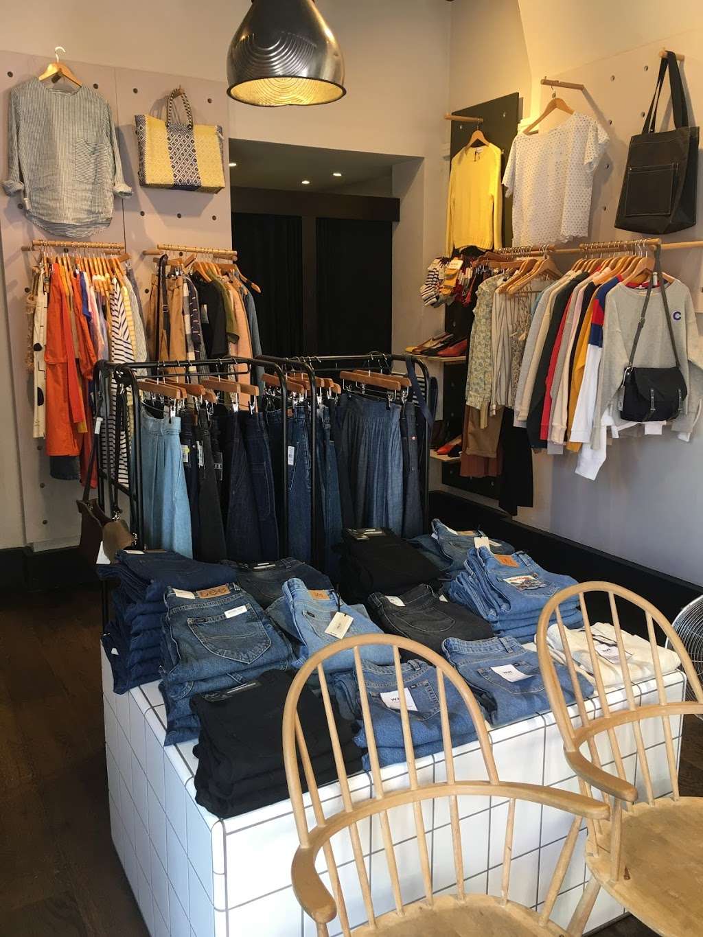 Hub Womenswear | 49 Stoke Newington Church St, Stoke Newington, London N16 0AR, UK | Phone: 020 7254 4494