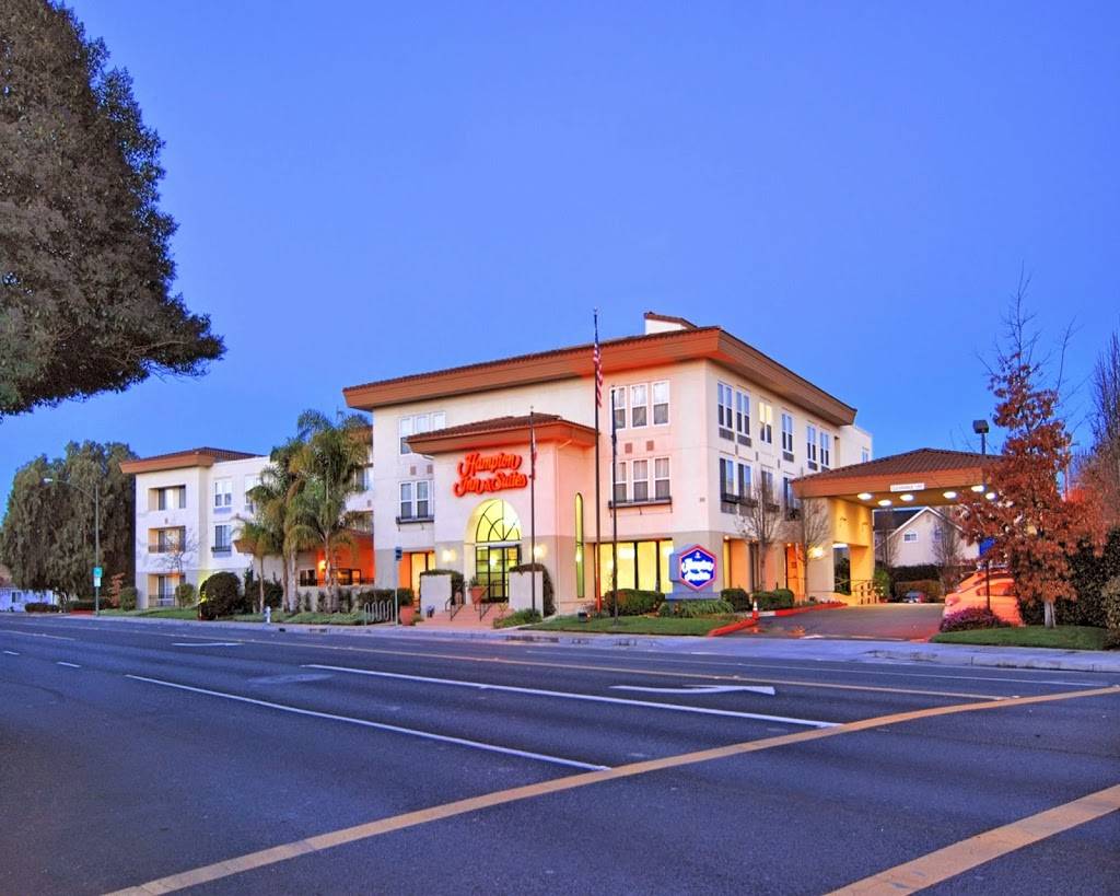 Hampton Inn & Suites Mountain View | 390 Moffett Blvd, Mountain View, CA 94043, USA | Phone: (650) 988-0300