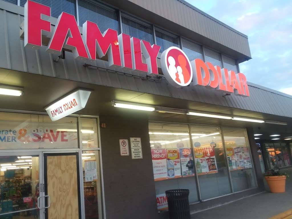 Family Dollar | 660 N Milwaukee Ave, Prospect Heights, IL 60070, USA | Phone: (847) 279-3971