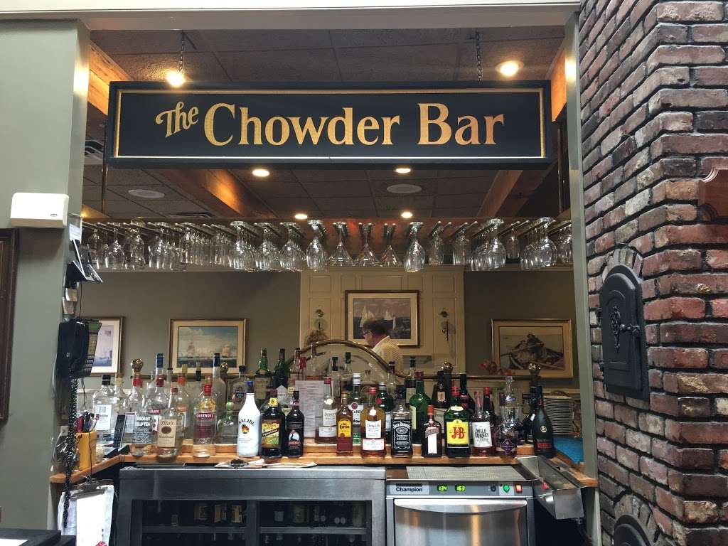 The Chowder House Bar | 97 Willard St, Quincy, MA 02169, USA | Phone: (617) 773-9532