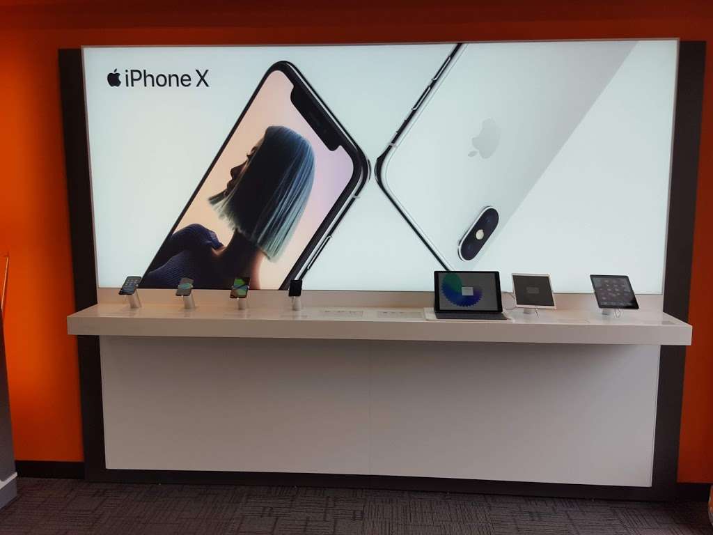 AT&T Store | 917 Randall Rd, St. Charles, IL 60174, USA | Phone: (630) 444-1624