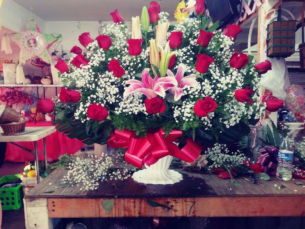 Blanquitas Flower Shop | 2701 Telephone Rd, Houston, TX 77023 | Phone: (713) 921-3819