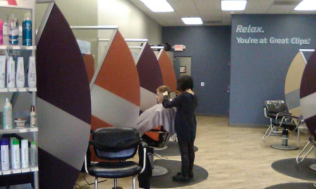 Great Clips | 1960 Buerkle Rd, White Bear Lake, MN 55110 | Phone: (651) 340-0506