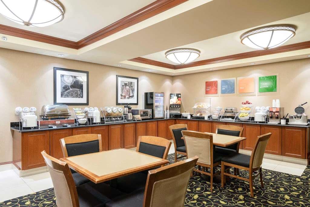 Comfort Inn & Suites Newark - Wilmington | 3 Concord Ln, Newark, DE 19713 | Phone: (302) 737-3900