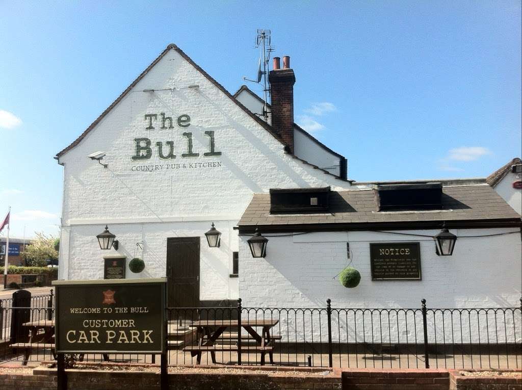The Bull Brentwood | 13 Brook St, Brentwood CM14 5LZ, UK | Phone: 01277 210445