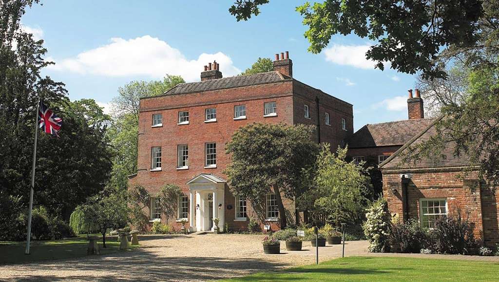 Mulberry House Hotel | Chelmsford Rd, High Ongar, Ongar CM5 9NL, UK | Phone: 01277 365398