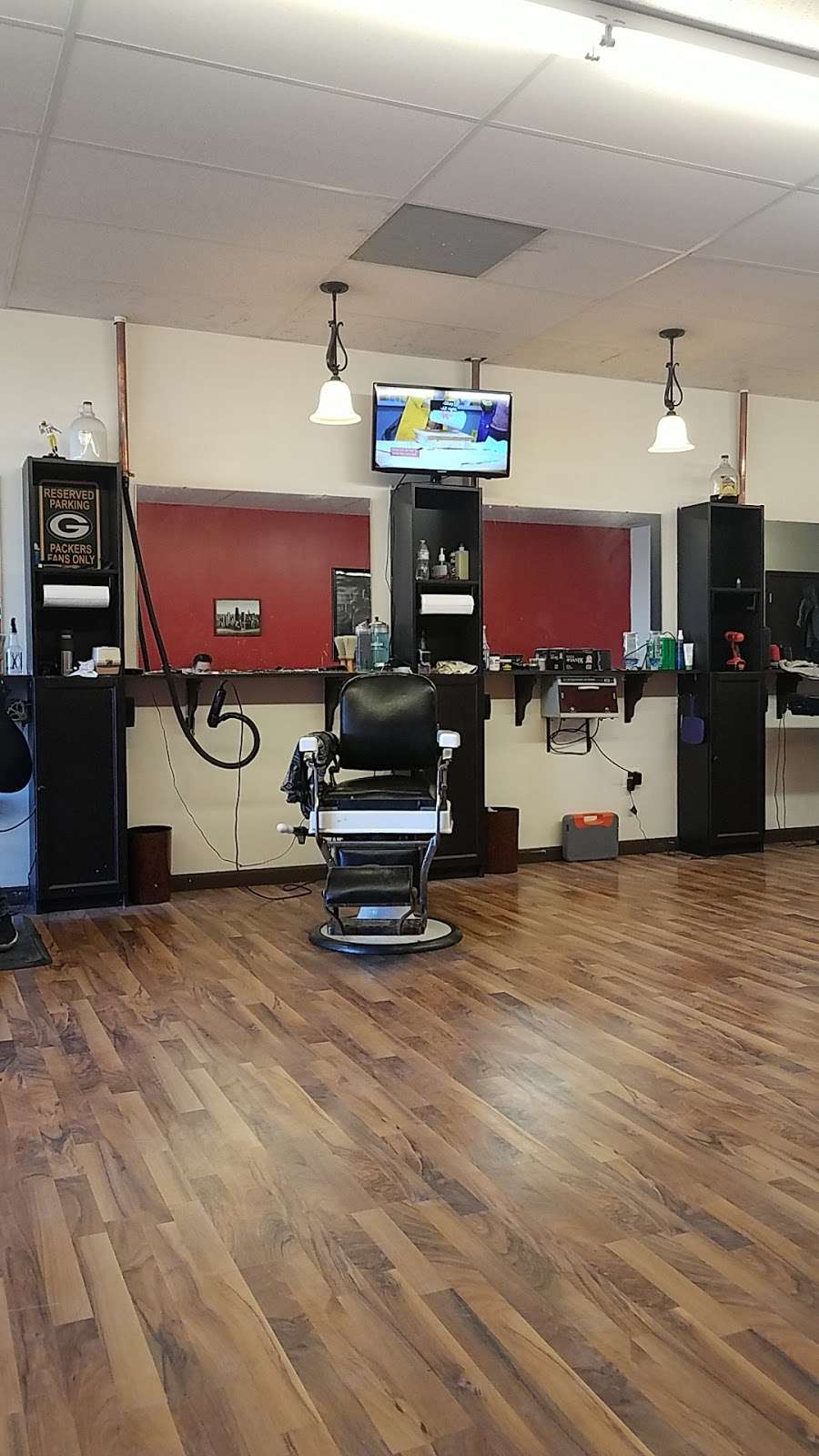 Beardsleys Barber Shop | 664 Meacham Rd suite a, Elk Grove Village, IL 60007, USA | Phone: (331) 210-4706