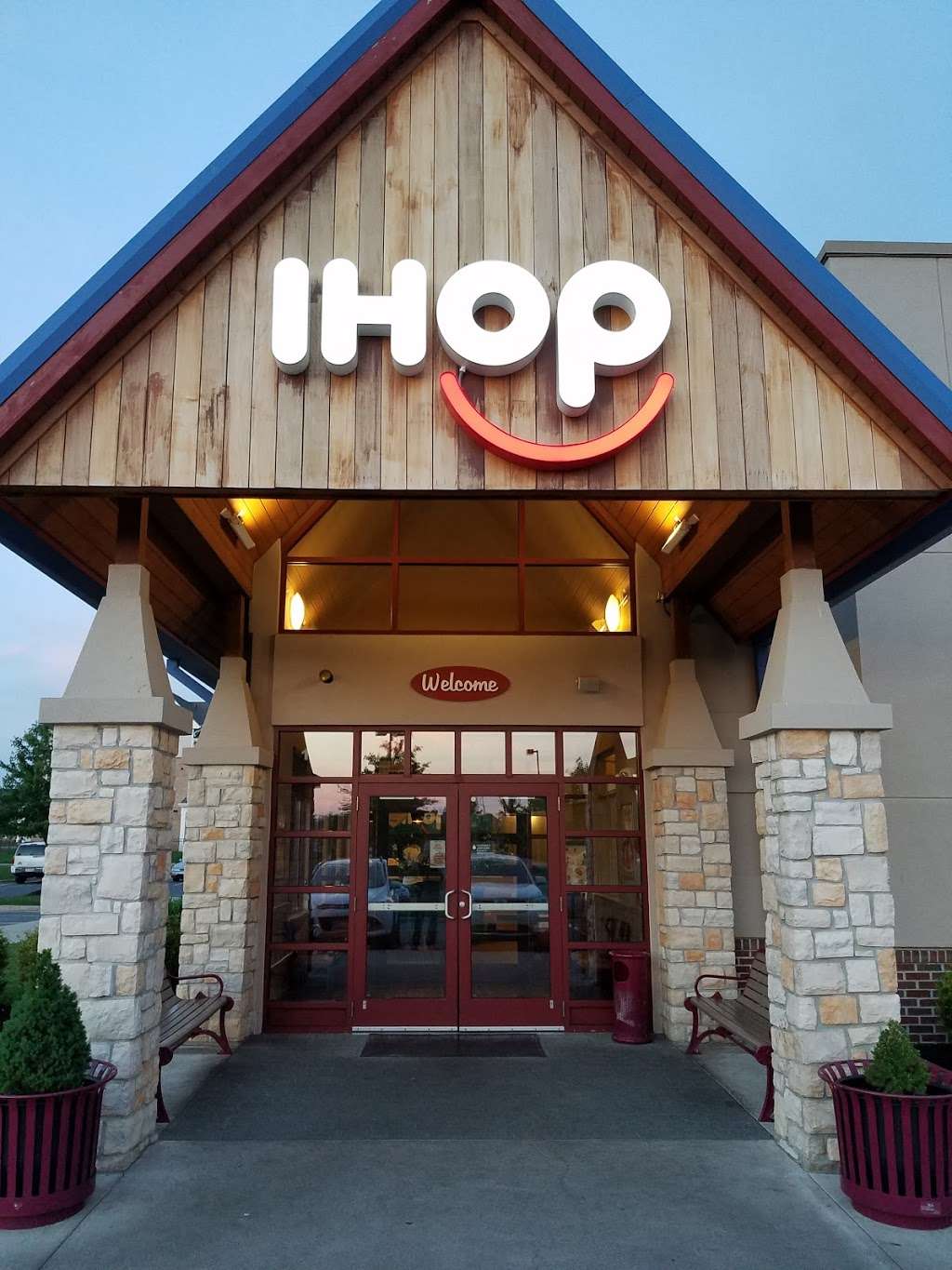 IHOP | 134 Jefferson Crossing Way, Charles Town, WV 25414, USA | Phone: (304) 724-8300