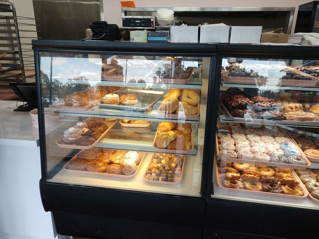 Mags Donuts & Bakery | 1280 Bison Ave # B1, Newport Beach, CA 92660, USA | Phone: (949) 760-9278