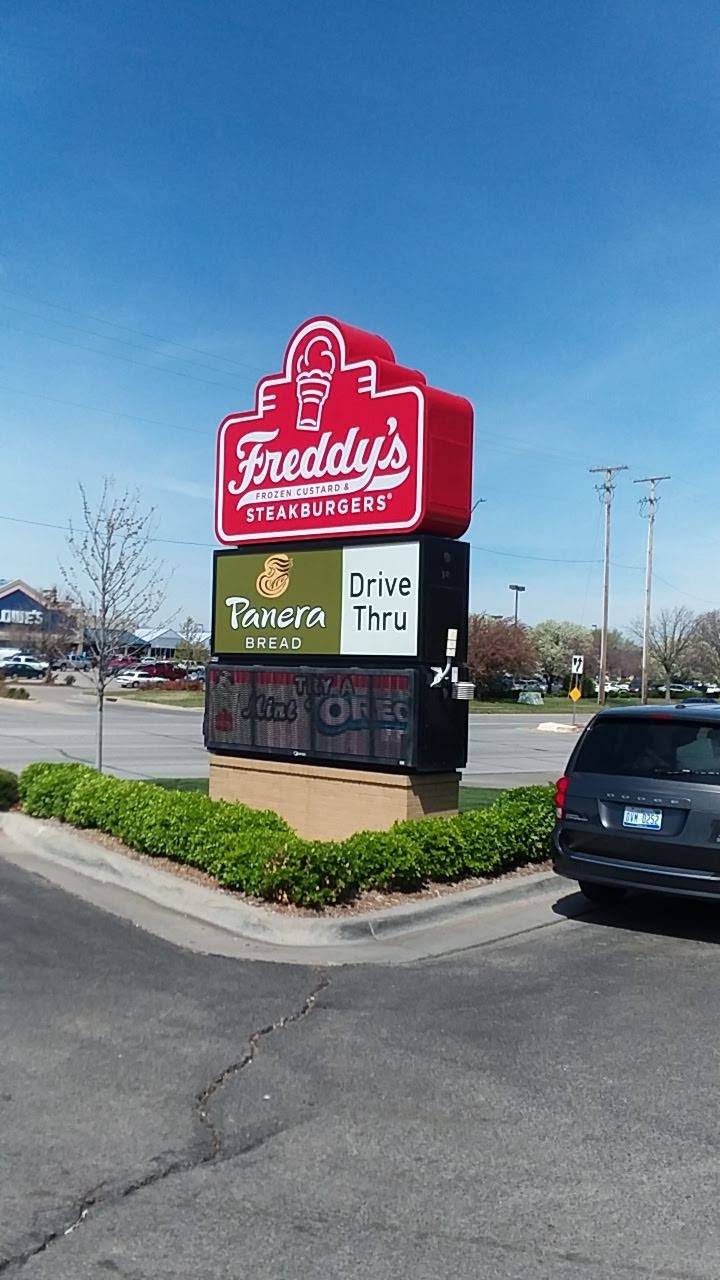 Freddys Frozen Custard & Steakburgers | 420 Ridge Rd S #100, Wichita, KS 67209, USA | Phone: (316) 260-2611