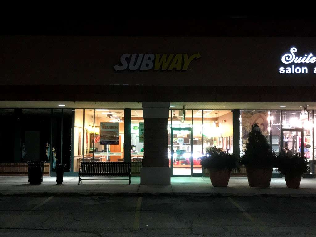 Subway Restaurants | 142 S Gary Ave, 114 Stratford Crossing, Bloomingdale, IL 60108 | Phone: (630) 622-0129