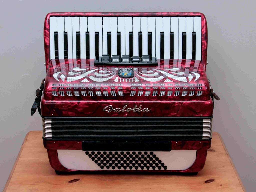 Accordion Corner | 4 The Glebe, Leigh, Reigate RH2 8NL, UK | Phone: 07973 155462