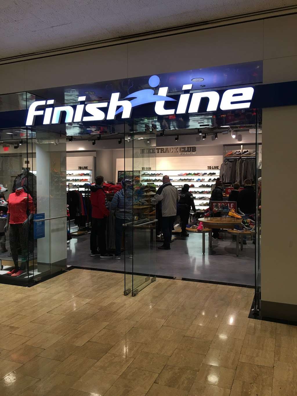 Finish Line | 835 N Michigan Ave #715, Chicago, IL 60611, USA | Phone: (312) 649-1184