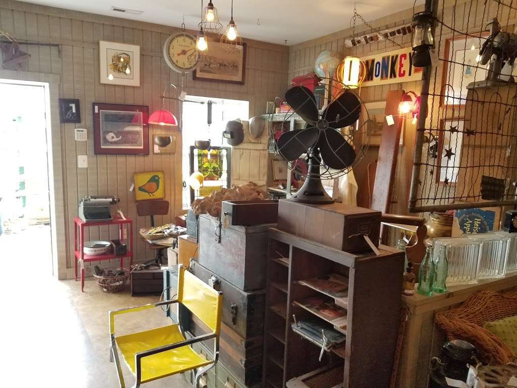 Rust and Feathers | 14928 James Monroe Hwy, Leesburg, VA 20176, USA | Phone: (703) 737-6700