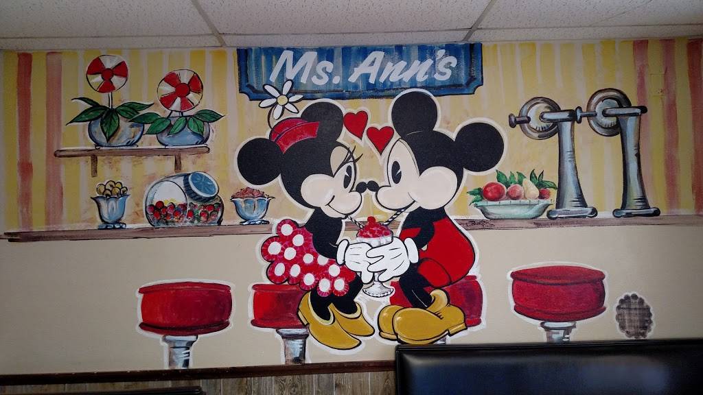 Miss Anns Classic Diner | 3218 34th St, Lubbock, TX 79410, USA | Phone: (806) 792-2729