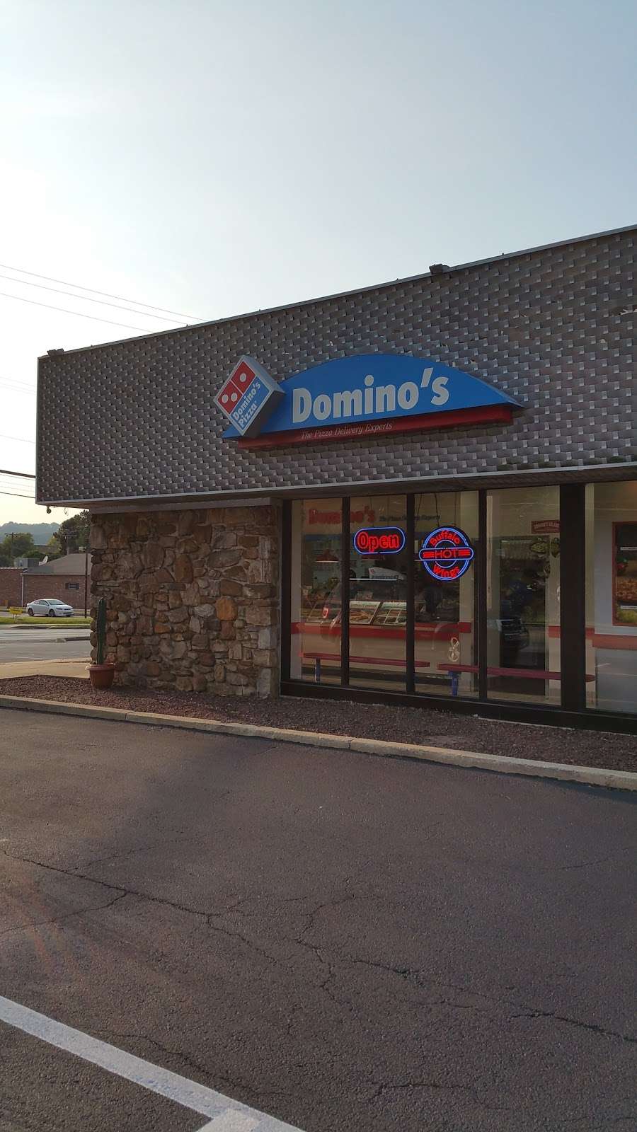 Dominos Pizza | 3201 Lincoln Hwy, Thorndale, PA 19372, USA | Phone: (610) 380-4700