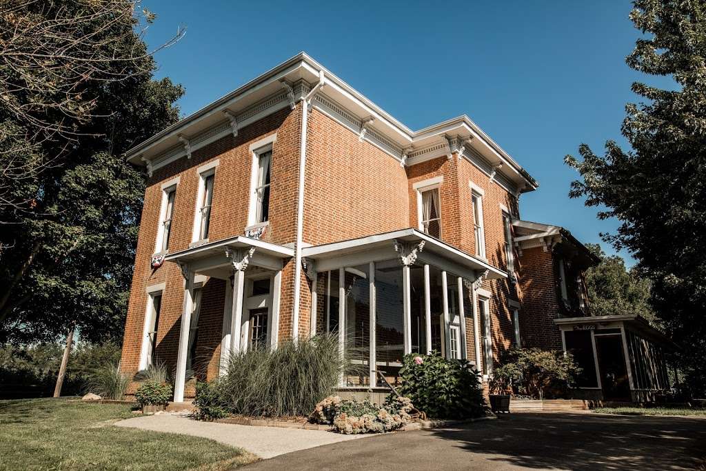 The Queen & I Bed and Breakfast | 2710 IN-32, Crawfordsville, IN 47933, USA | Phone: (765) 918-4677