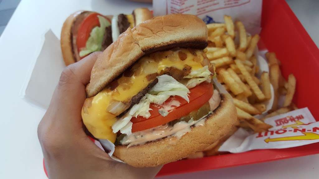 In-N-Out Burger | 3927 Grand Ave, Chino, CA 91710 | Phone: (800) 786-1000