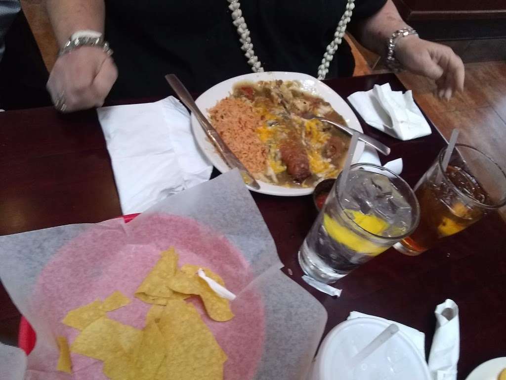 Anitas New Mexico Style Mexican Food | 521 Maple Ave E, Vienna, VA 22180 | Phone: (703) 255-1001