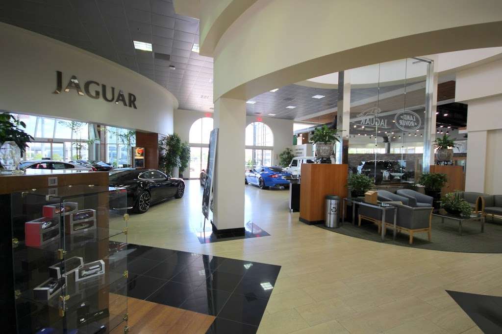 Jaguar Southwest Houston | 10150 Southwest Fwy, Houston, TX 77074 | Phone: (844) 894-5463