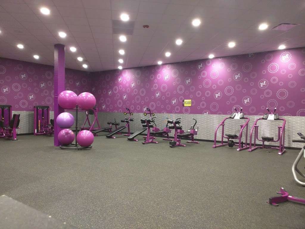 Planet Fitness | 4802 Fairmont Pkwy #200, Pasadena, TX 77505, USA | Phone: (346) 410-5163